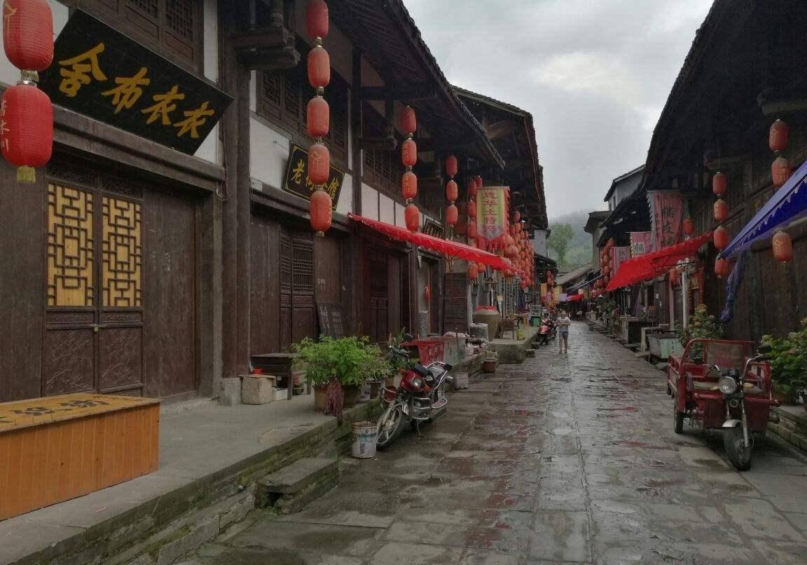 求助！第一次去女朋友家见她父母，送冰雪容臻黄精合适吗？